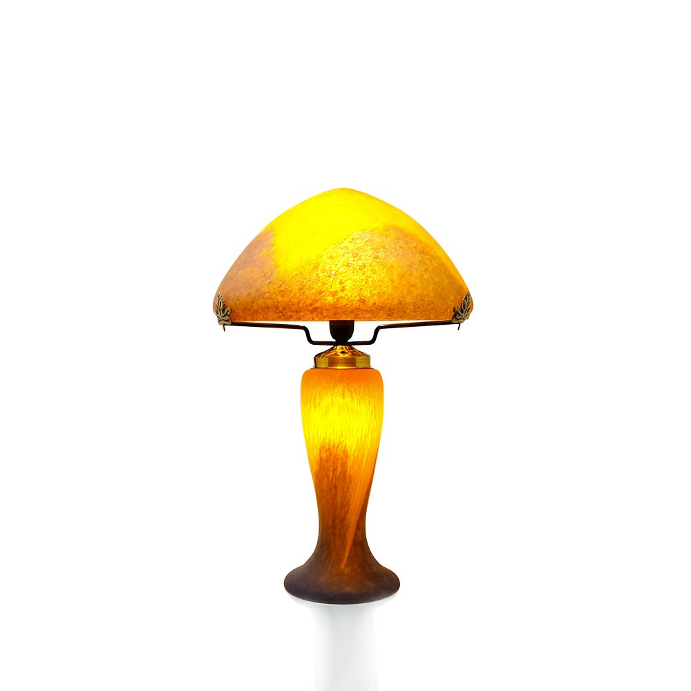https://www.vessiere-cristaux.fr/wp-content/uploads/2017/10/Lampe-pate-verre-orange-vessiere.jpg